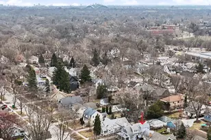 8205 Chestnut St, Wauwatosa, WI 53213 - Photo 36