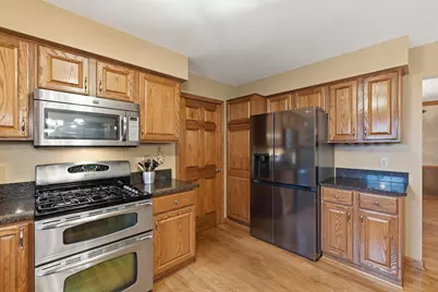 1925  Field Cliffe Dr, Richfield, WI 53076 - Photo 16