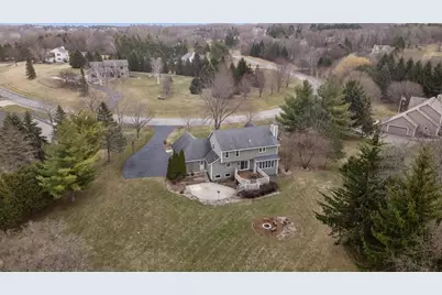 1925  Field Cliffe Dr, Richfield, WI 53076 - Photo 46