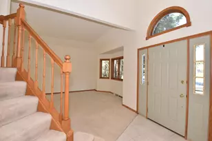 1104 Riverway Ct, Pewaukee, WI 53072 - Photo 6