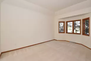 1104 Riverway Ct, Pewaukee, WI 53072 - Photo 8