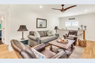 543  Oakwood Trl, Twin Lakes, WI 53181 - Photo 6