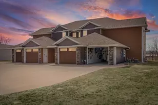 3808 Sunnyside Dr, La Crosse, WI 54601 - Photo 1