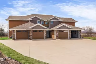 3808 Sunnyside Dr, La Crosse, WI 54601 - Photo 2