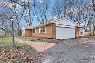 525 Catskill Rd, Brookfield, WI 53186 - Photo 2