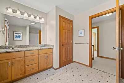 1721  Centennial Ln, Racine, WI 53406 - Photo 20