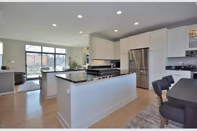 305  Mill Reserve Dr, Waukesha, WI 53188 - Photo 14