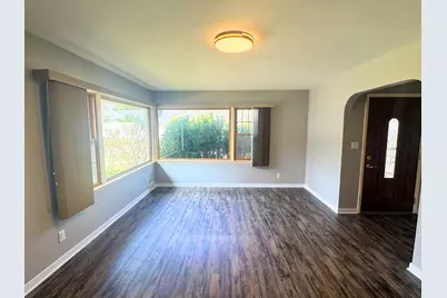 733 N Glenn Dr, Waukesha, WI 53188 - Photo 6