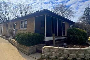 733 N Glenn Dr, Waukesha, WI 53188 - Photo 1