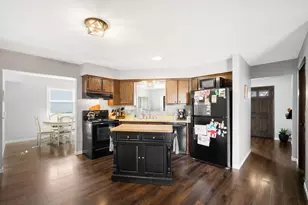 1230 Fox Point Dr, Waukesha, WI 53189 - Photo 8