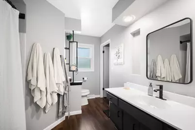 1230  Fox Point Dr, Waukesha, WI 53189 - Photo 14