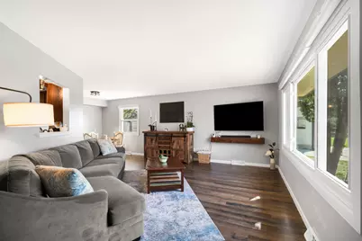 1230  Fox Point Dr, Waukesha, WI 53189 - Photo 2