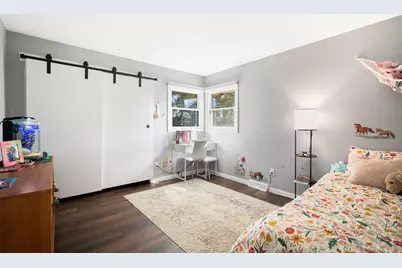 1230  Fox Point Dr, Waukesha, WI 53189 - Photo 18