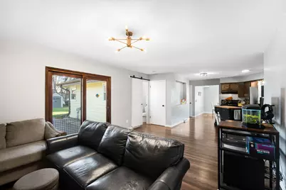 1230  Fox Point Dr, Waukesha, WI 53189 - Photo 12