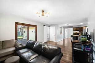 1230 Fox Point Dr, Waukesha, WI 53189 - Photo 12