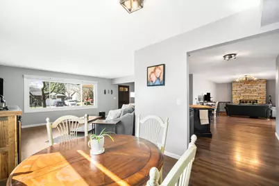 1230  Fox Point Dr, Waukesha, WI 53189 - Photo 6