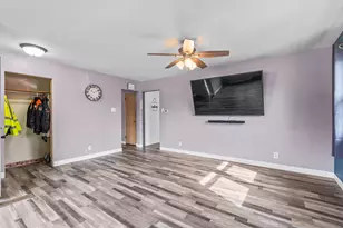 128 Roosevelt St, Valders, WI 54245 - Photo 8