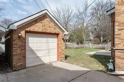 1008 S 9th St, Watertown, WI 53094 - Photo 4