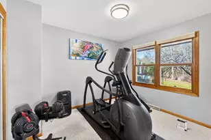 N68W14724 Prudence Dr, Menomonee Falls, WI 53051 - Photo 12