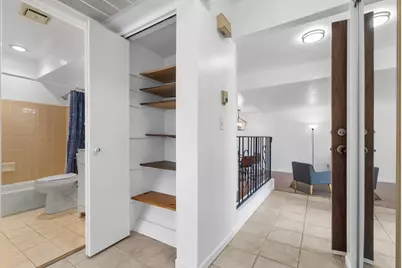 5266 S Somerset Ln, Greenfield, WI 53221 - Photo 12