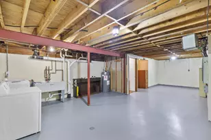 5266 Somerset Ln, Greenfield, WI 53221 - Photo 24