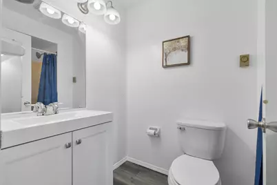 5266 S Somerset Ln, Greenfield, WI 53221 - Photo 16