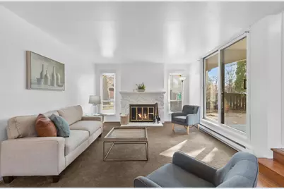 5266 S Somerset Ln, Greenfield, WI 53221 - Photo 6