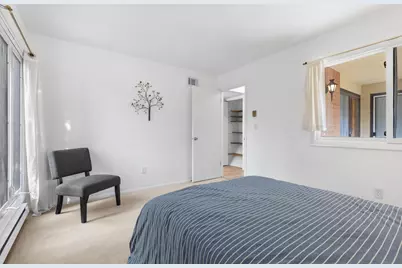 5266 S Somerset Ln, Greenfield, WI 53221 - Photo 18