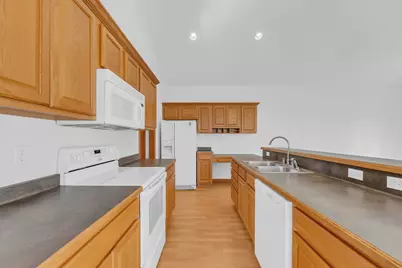 2781  Edwards St #D, East Troy, WI 53120 - Photo 8