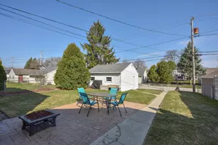 7242 W Bluemound Rd, Wauwatosa, WI 53213 - Photo 18