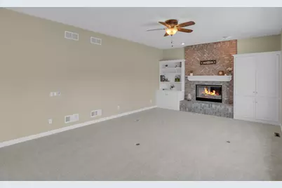 9223 W Wyndham Hills Ct, Franklin, WI 53132 - Photo 20