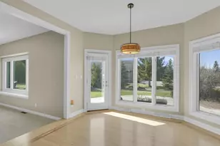 9223 W Wyndham Hills Ct, Franklin, WI 53132 - Photo 16