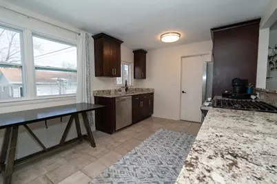 1514 S 165th St, New Berlin, WI 53151 - Photo 8