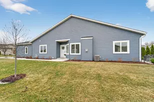W206N16159 Stonebrook Dr, Jackson, WI 53037 - Photo 1