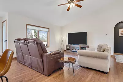 1218  Huntington St, Holmen, WI 54636 - Photo 6