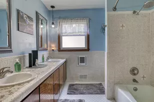 S28W30310 West End Ln, Genesee, WI 53188 - Photo 30