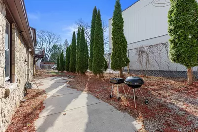 2001 W Bender Rd, Glendale, WI 53209 - Photo 34