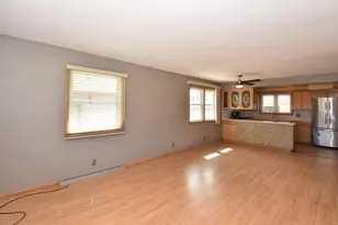 824 Ohio St, Racine, WI 53405 - Photo 4