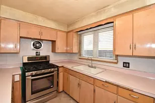 824 Ohio St, Racine, WI 53405 - Photo 12