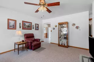 1465 N 8th St, Manitowoc, WI 54220 - Photo 14