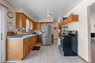 1465 N 8th St, Manitowoc, WI 54220 - Photo 4