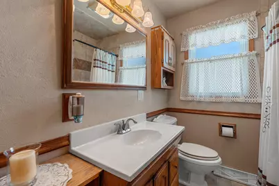 1465 N 8th St, Manitowoc, WI 54220 - Photo 16