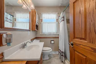 1465 N 8th St, Manitowoc, WI 54220 - Photo 6