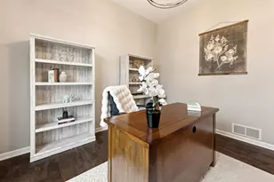 1909 Foxcroft Ln, Waukesha, WI 53189 - Photo 6