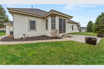 1909  Foxcroft Ln, Waukesha, WI 53189 - Photo 48