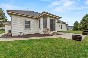 1909 Foxcroft Ln, Waukesha, WI 53189 - Photo 48