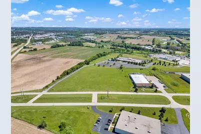 1650  Independence Ln, Hartford, WI 53027 - Photo 4