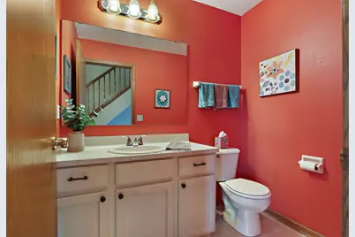 W5071 W Clearwater Ln, Sugar Creek, WI 53121 - Photo 14