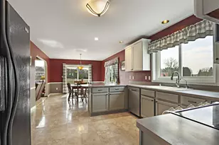 W5071 W Clearwater Ln, Sugar Creek, WI 53121 - Photo 8