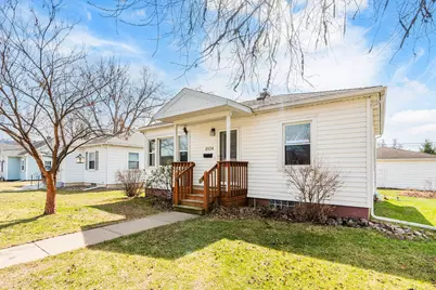 2134  Redfield St, La Crosse, WI 54601 - Photo 2